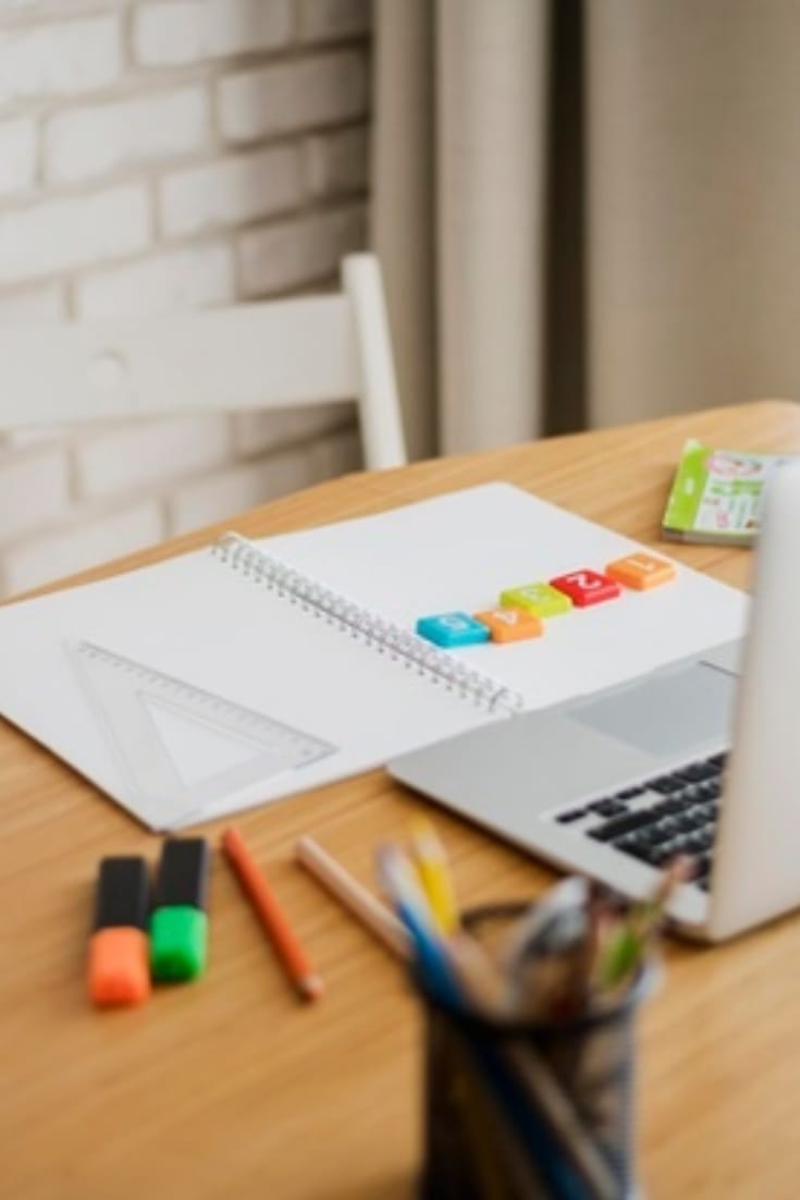 Os desafios do ensino online para crianças PCD e a possível volta das aulas presenciais.